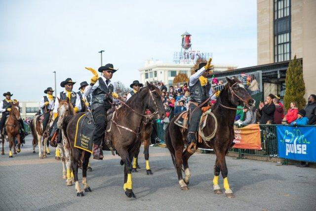 Dominion Christmas Parade 2016